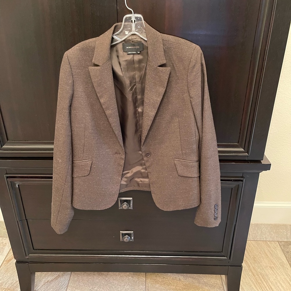 BCBGMAXAZRIA brown wool blend skirt suit